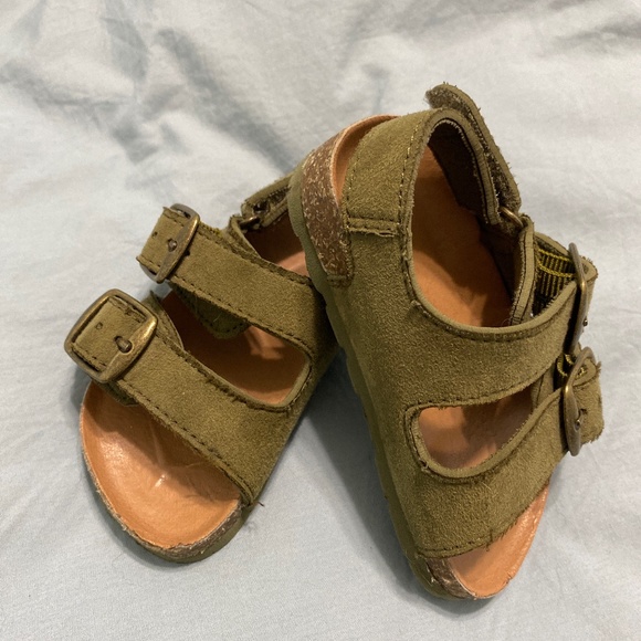BabyGap two strap cork sandals 5T/6T Olive - Picture 1 of 2